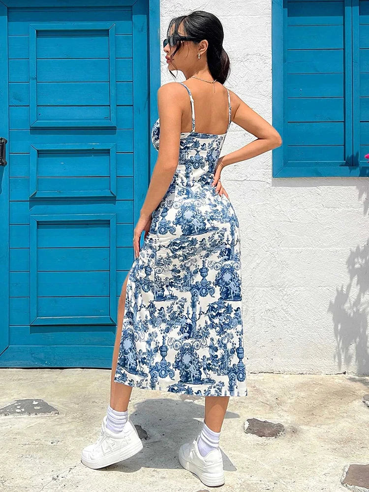 Blaues Blumen-Kleid mit dünnen Trägern